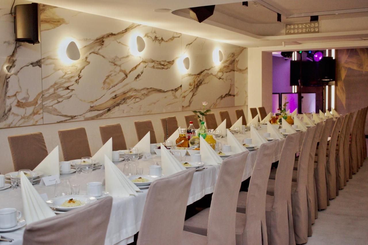Hotel Lazur Spa & Conference Kalisz  Bagian luar foto
