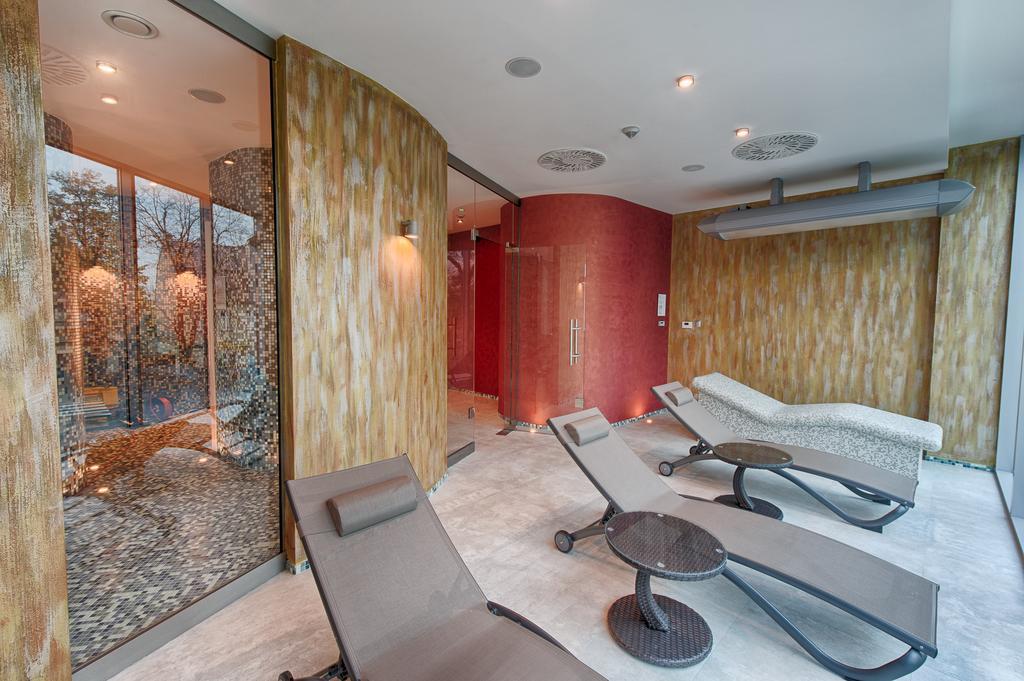 Hotel Lazur Spa & Conference Kalisz  Bagian luar foto